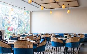 Diona Suites
